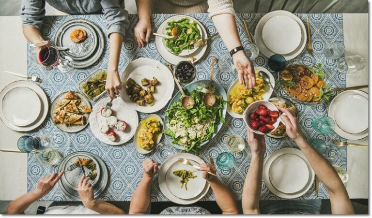 배터지게 먹는 꿈풀이 상황별 해몽 가이드 10가지 총정리